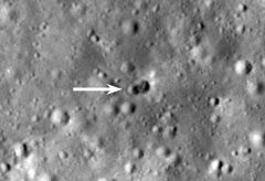 Lunar Reconnaissance Orbiter phát hiện hố va chạm tên lửa ở Mặt Trăng