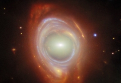 Vòng Einstein rực rỡ qua kính James Webb